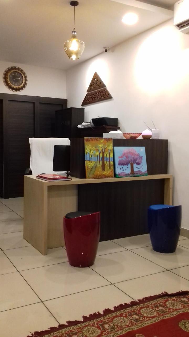 The Metro Pod - Backpackers A/C Dormitory Kochi Chambre photo