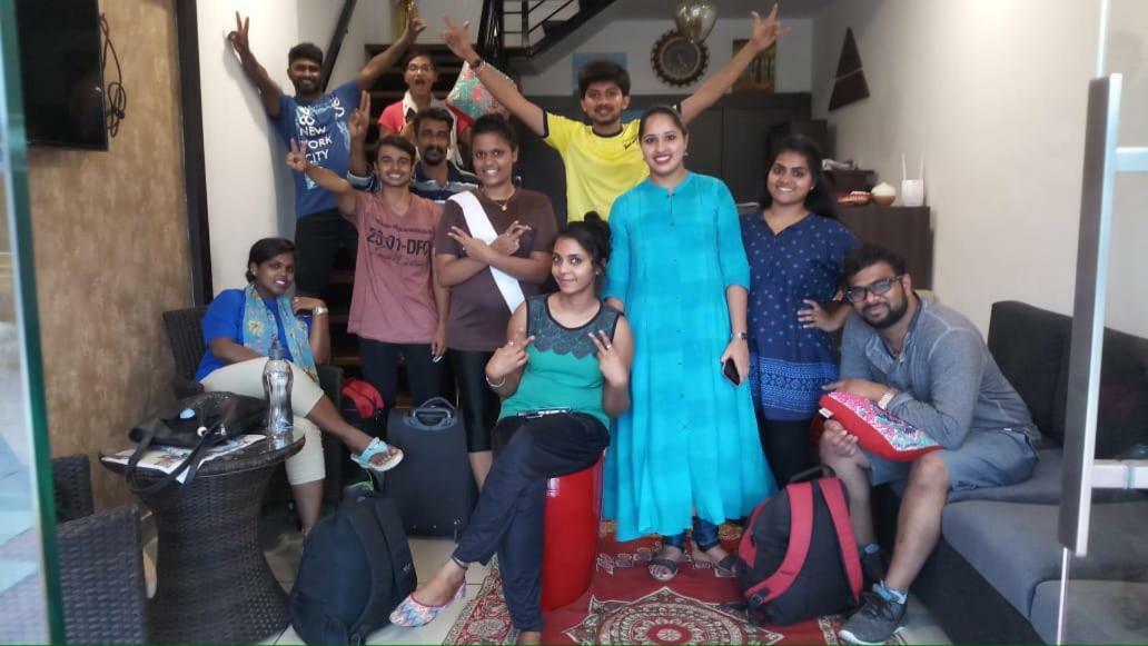 The Metro Pod - Backpackers A/C Dormitory Kochi Extérieur photo